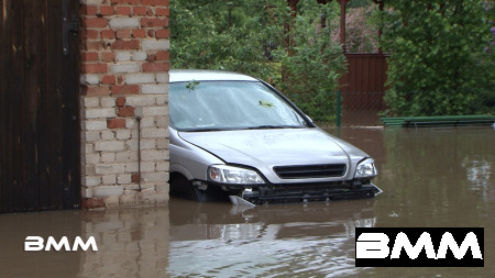 Auto im Wasser