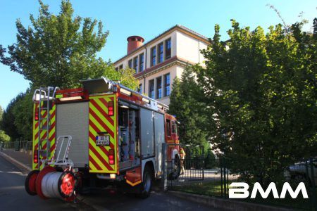 Feueralarm in 76. Oberschule – Brand im Theaterschrank