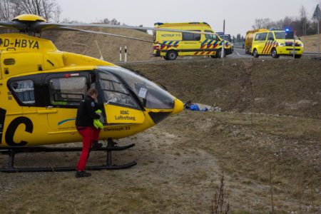 Bernsdorf: Krad stürzt Meter tief