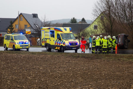 Koitzsch: PKW auf Seite gelegt