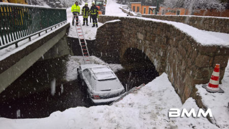 Subaru im Graben2